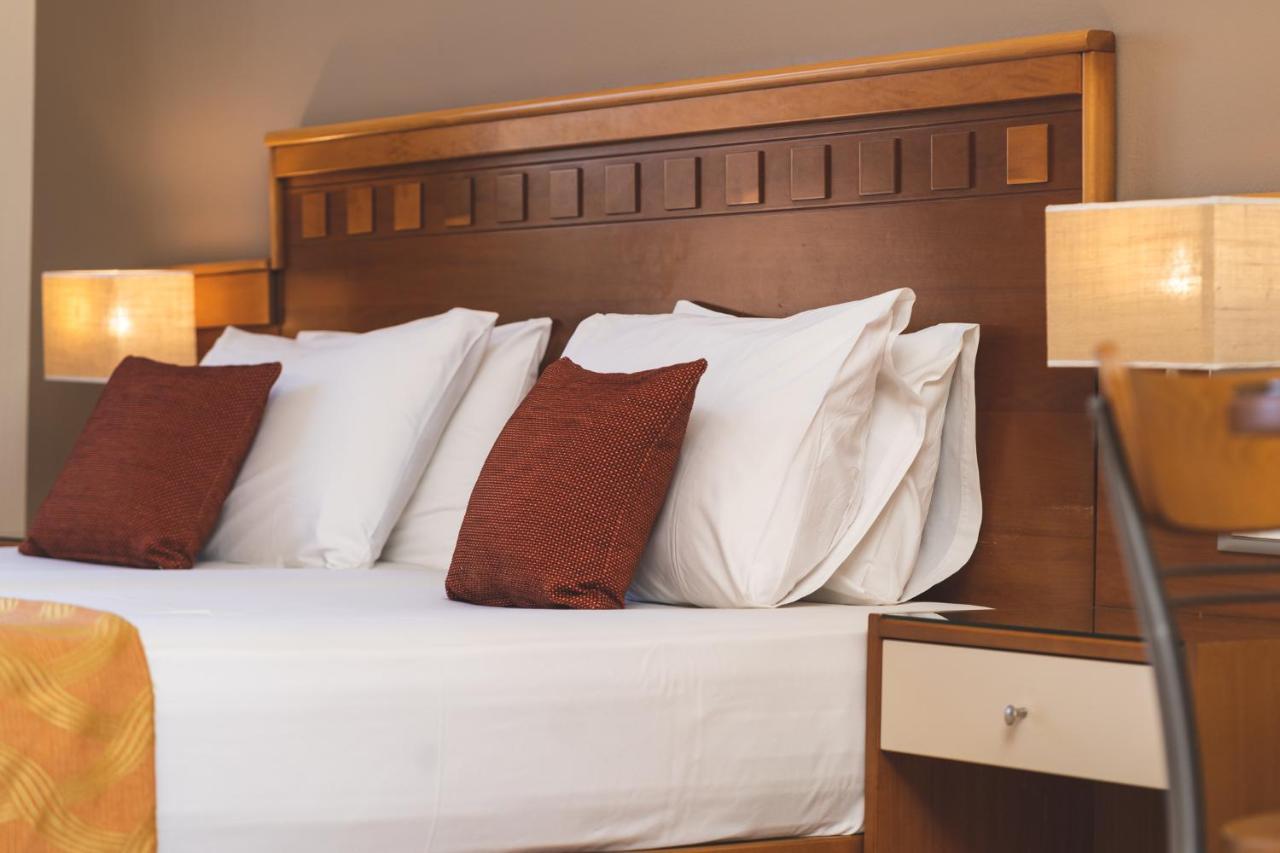Helios Apartments คาโตดารัตโซ ภายนอก รูปภาพ