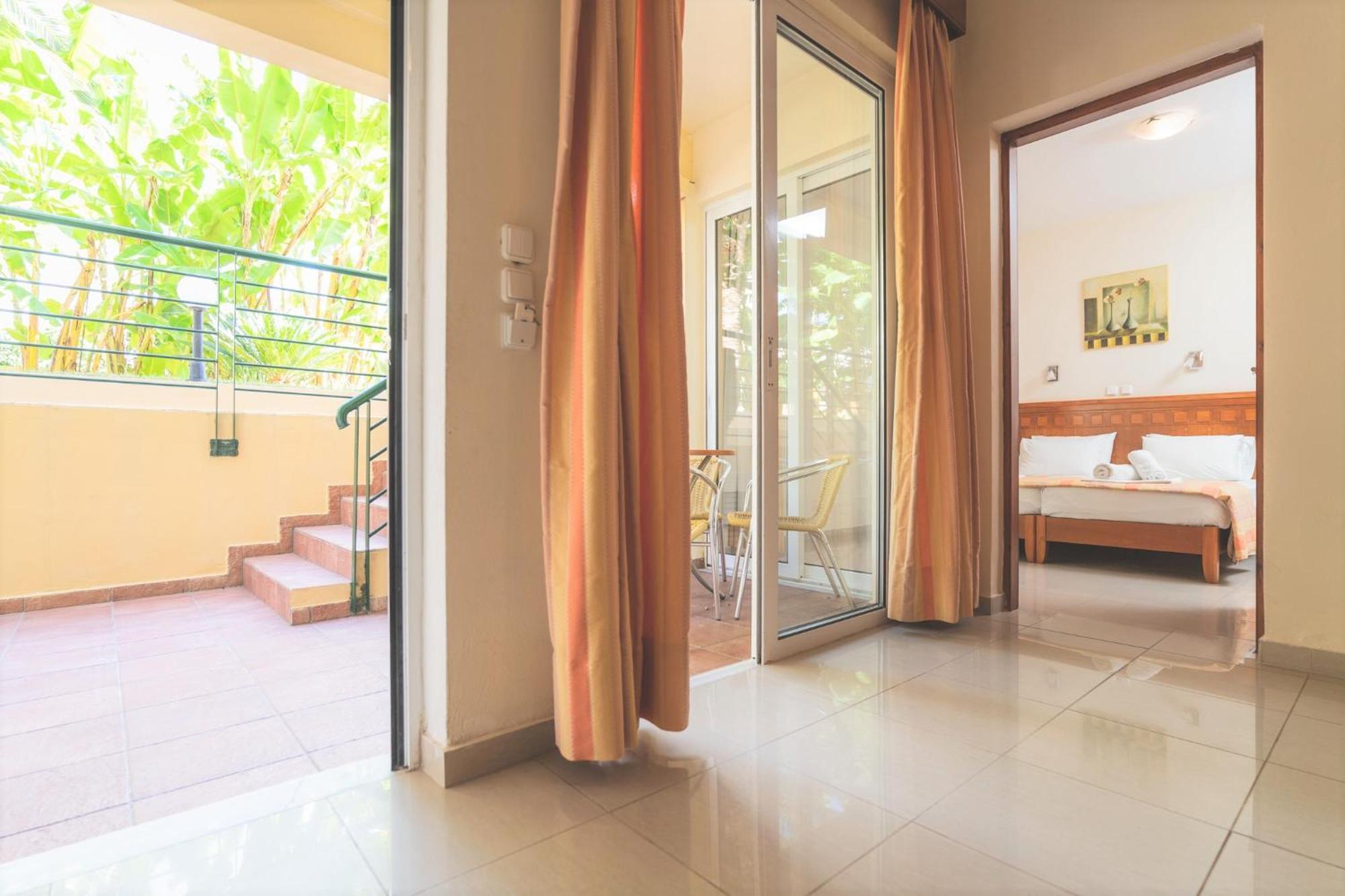 Helios Apartments คาโตดารัตโซ ภายนอก รูปภาพ