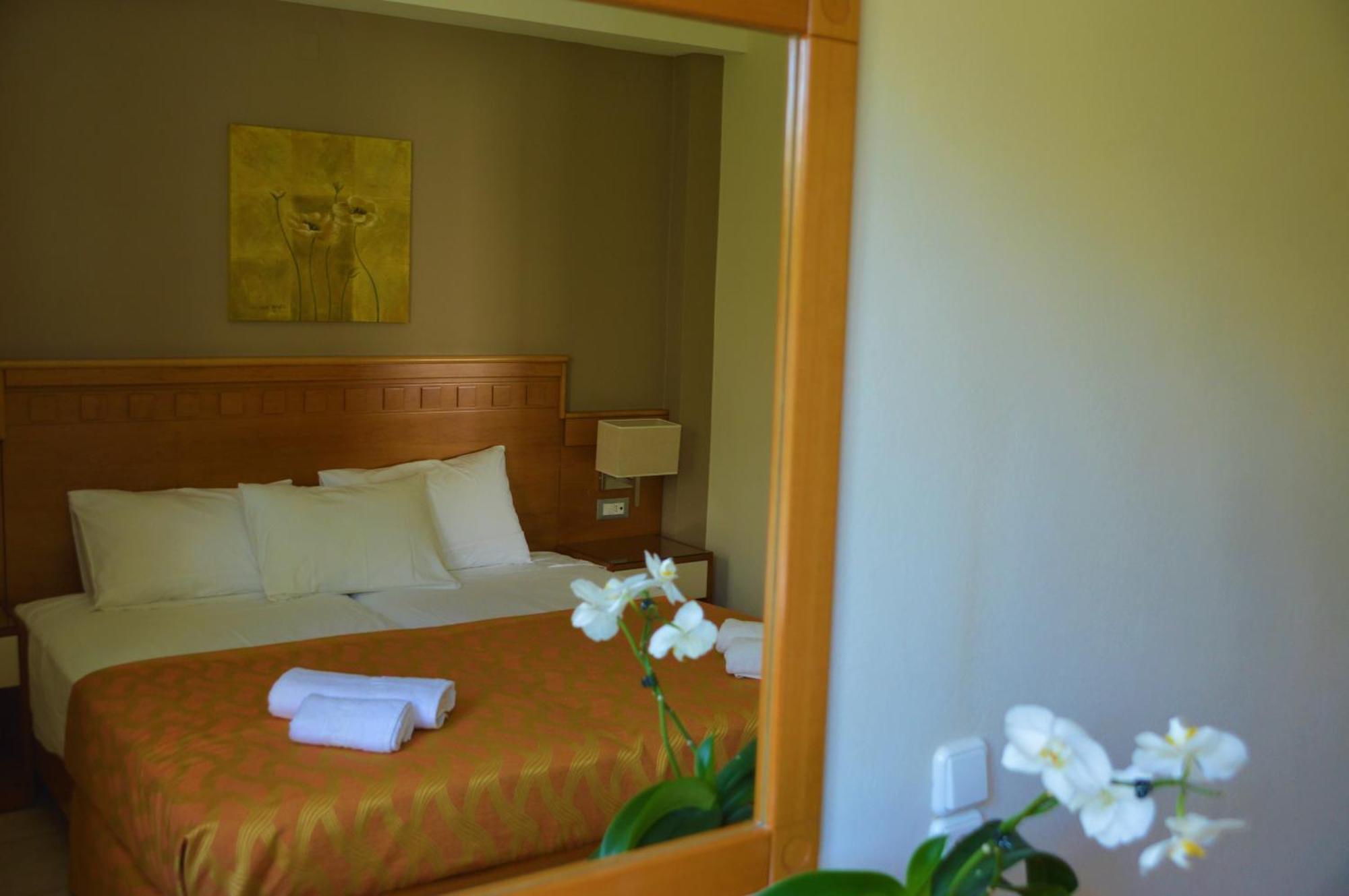 Helios Apartments คาโตดารัตโซ ห้อง รูปภาพ