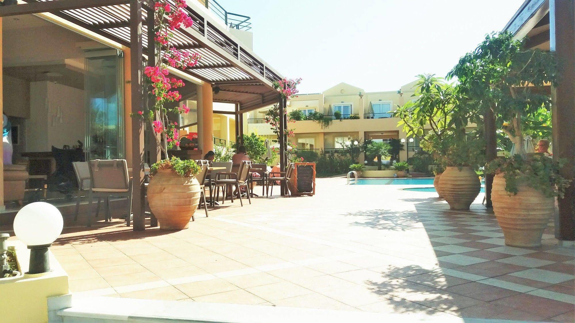 Helios Apartments คาโตดารัตโซ ภายนอก รูปภาพ