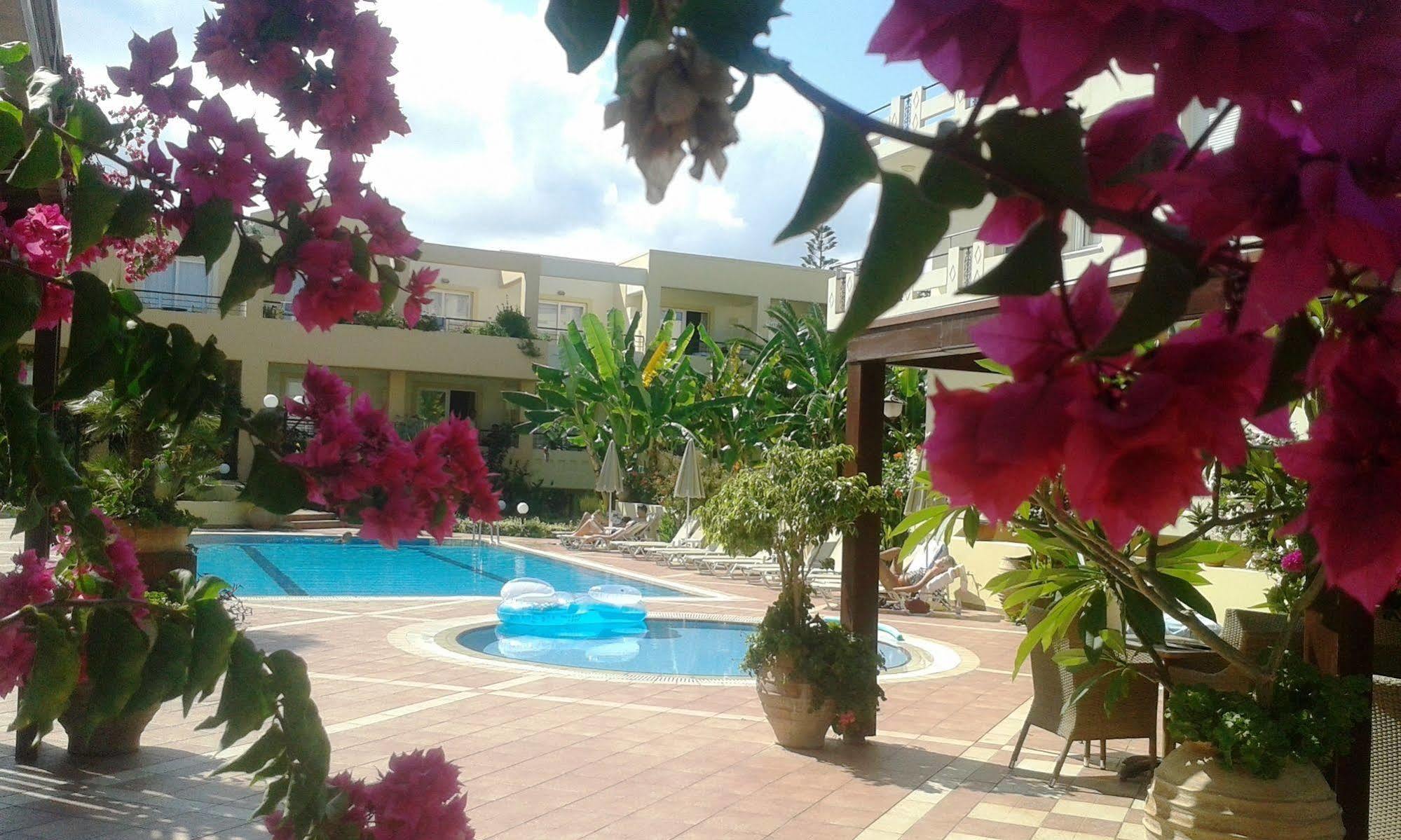 Helios Apartments คาโตดารัตโซ ภายนอก รูปภาพ