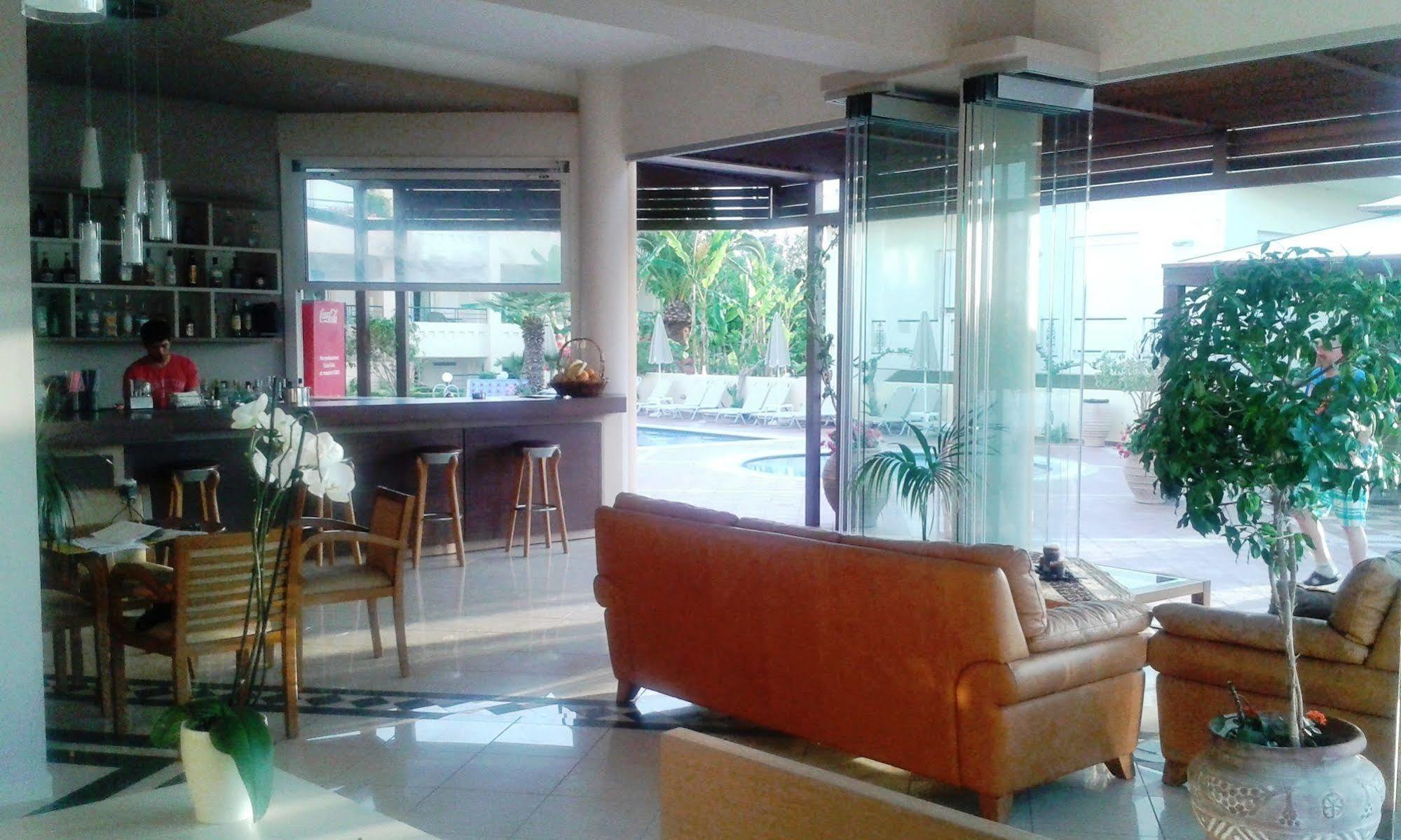Helios Apartments คาโตดารัตโซ ภายนอก รูปภาพ